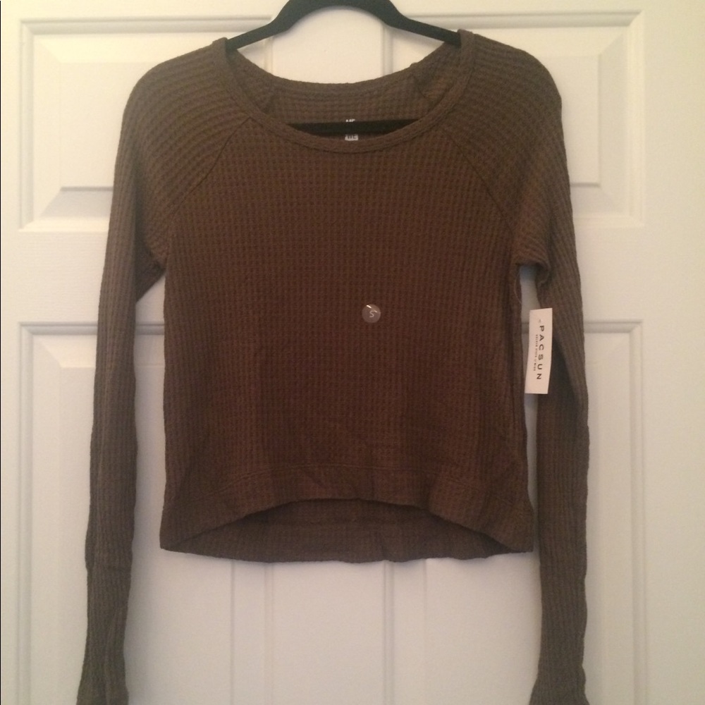 Me to We olive green thermal crop top